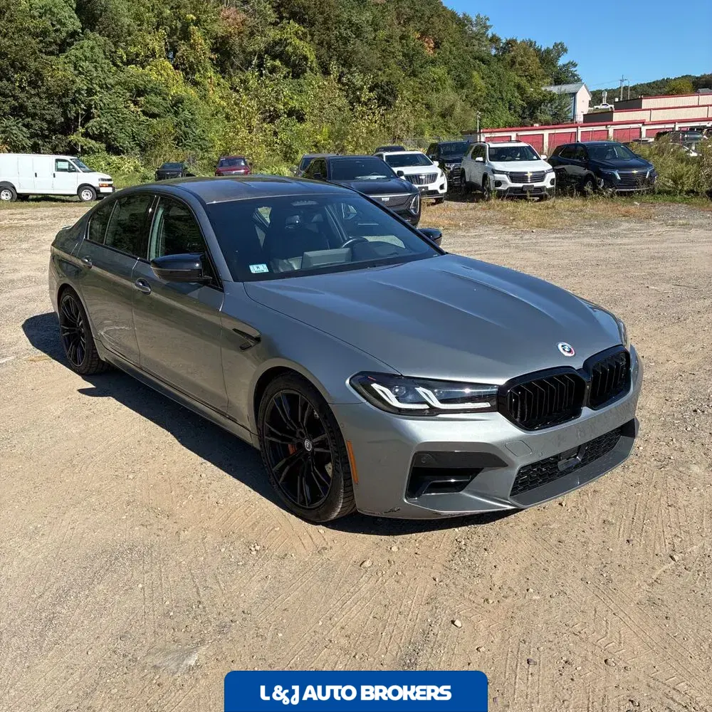 2023 BMW M5