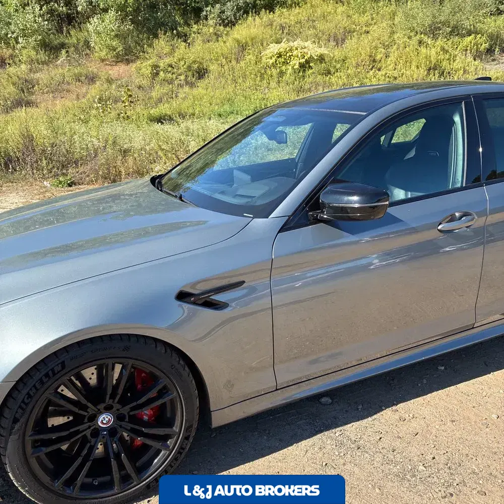 2023 BMW M5