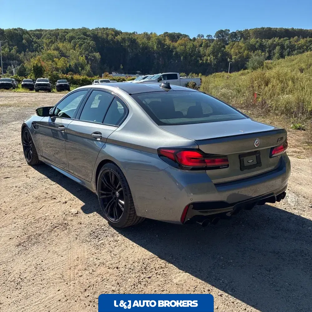 2023 BMW M5