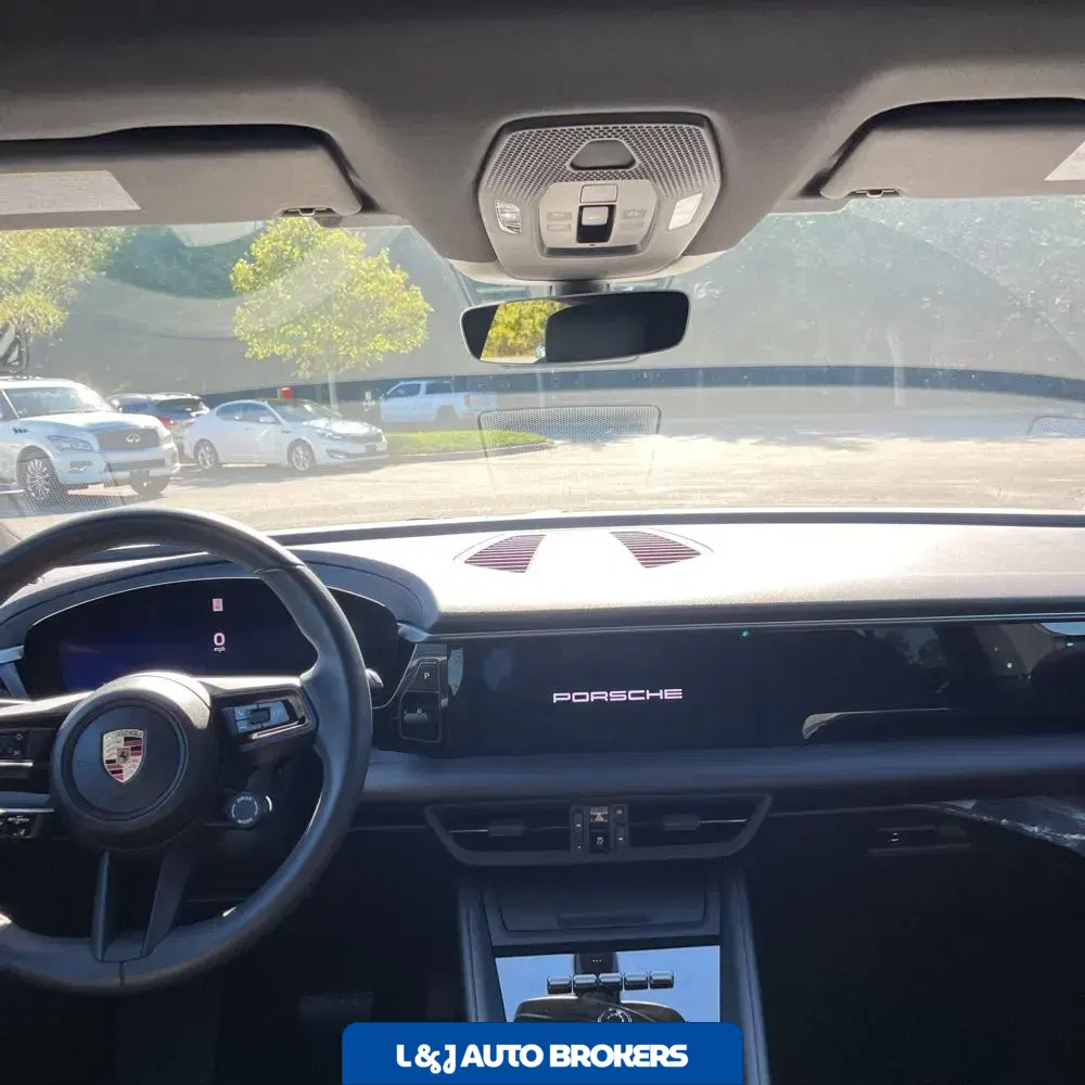2025 Porsche Macan EV 4