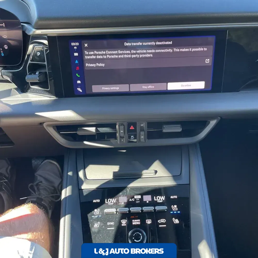 2025 Porsche Macan EV 4
