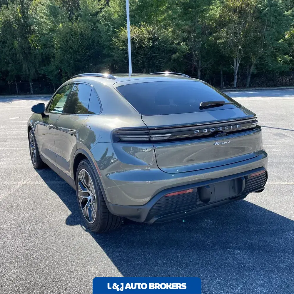2025 Porsche Macan EV 4