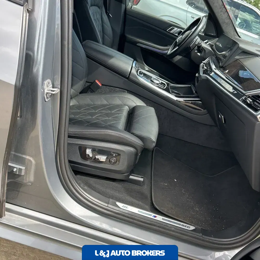 2025 BMW X7 XDrive40i