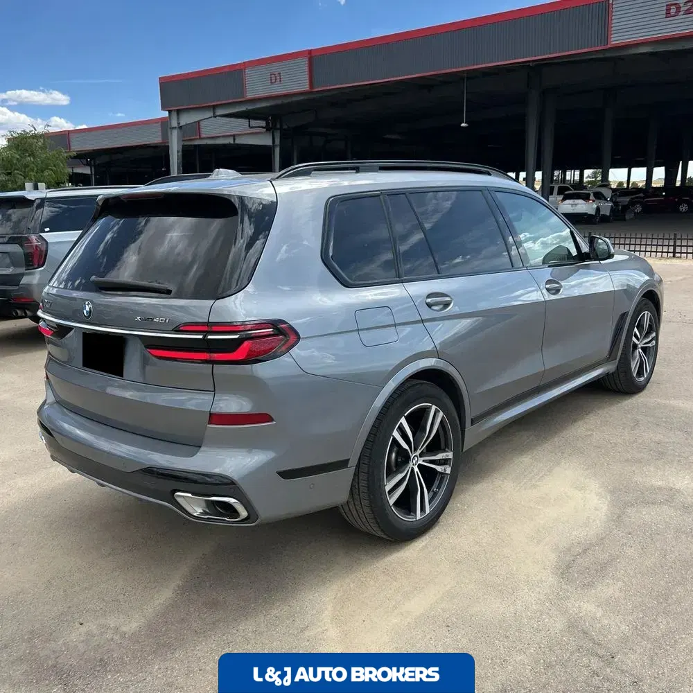 2025 BMW X7 XDrive40i