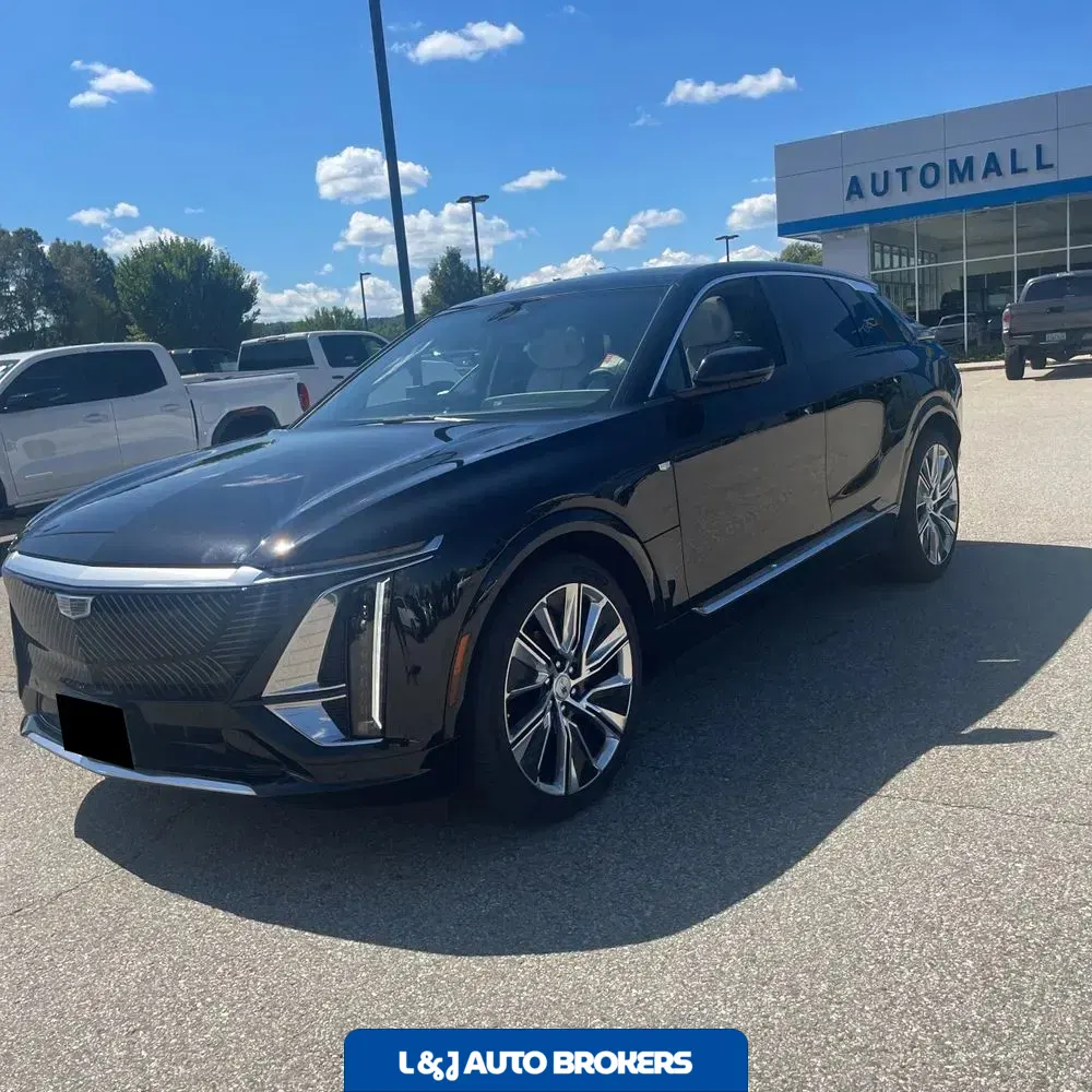 2024 Cadillac LYRIQ Luxury 3