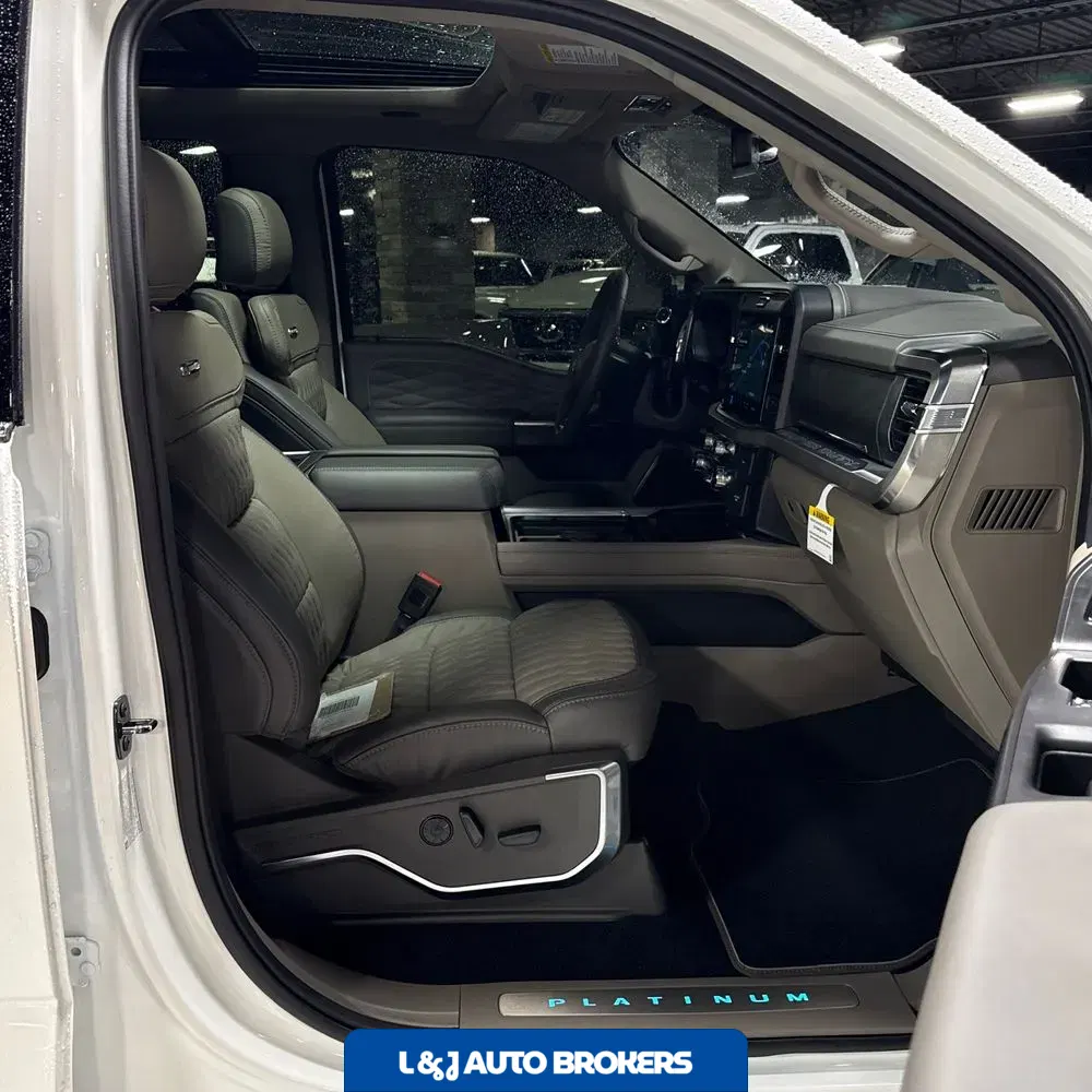 2025 Ford F-450 Super Duty Platinum