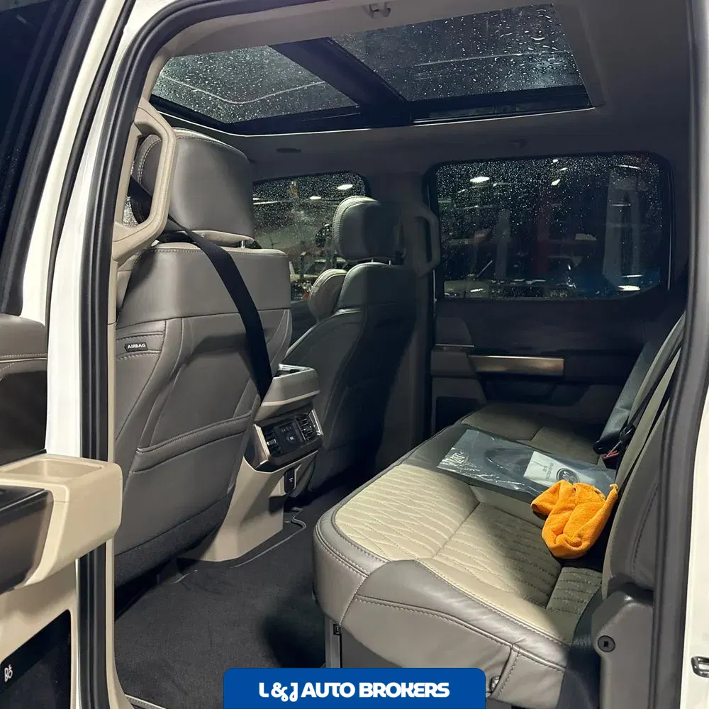 2025 Ford F-450 Super Duty Platinum