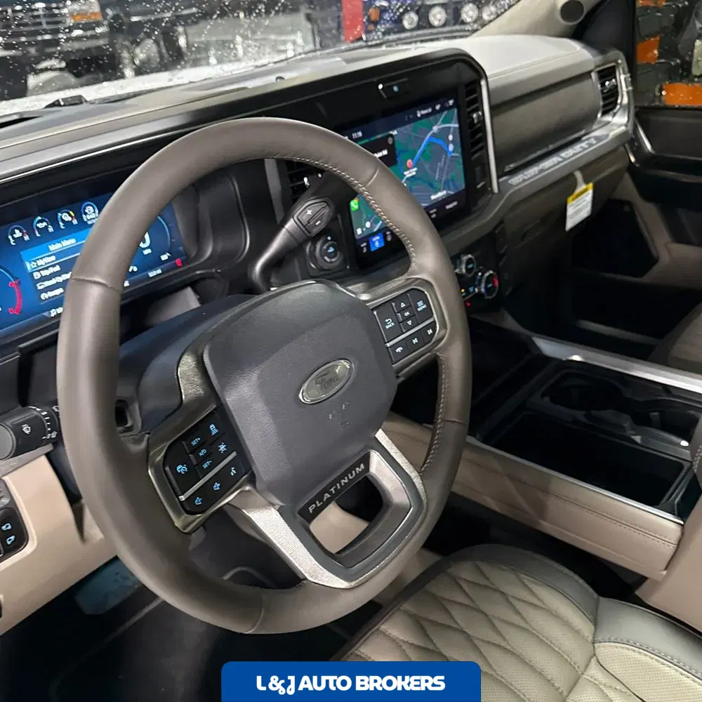 2025 Ford F-450 Super Duty Platinum