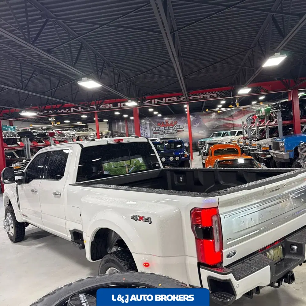 2025 Ford F-450 Super Duty Platinum