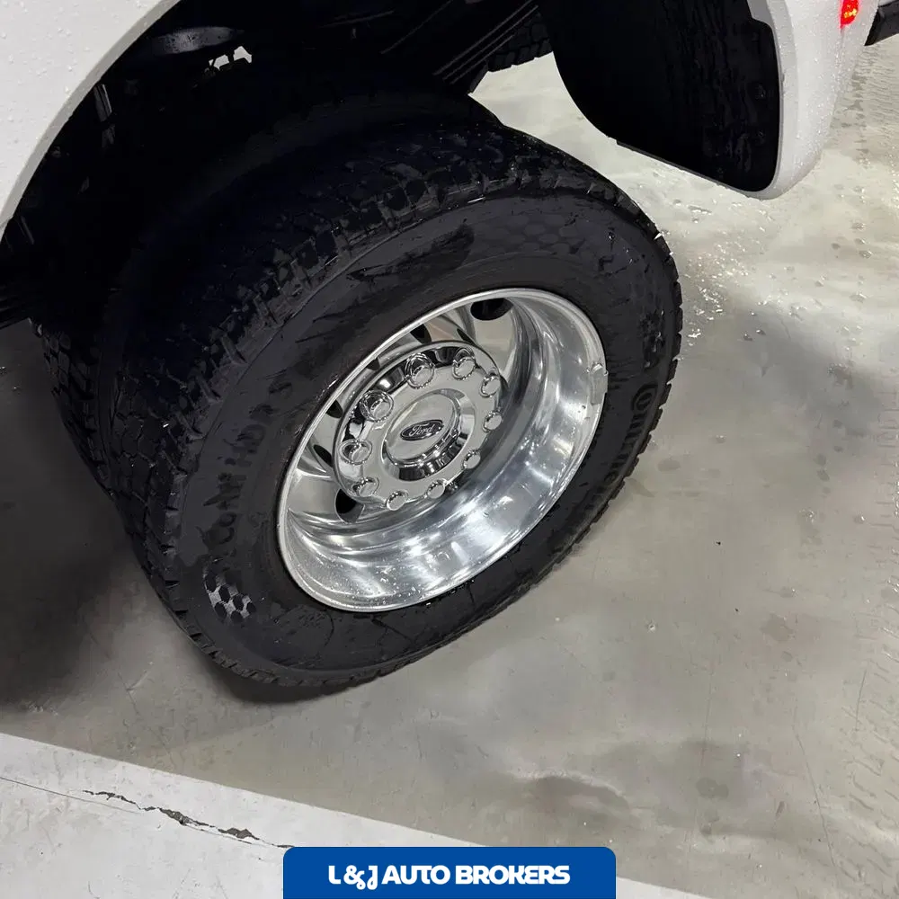 2025 Ford F-450 Super Duty Platinum