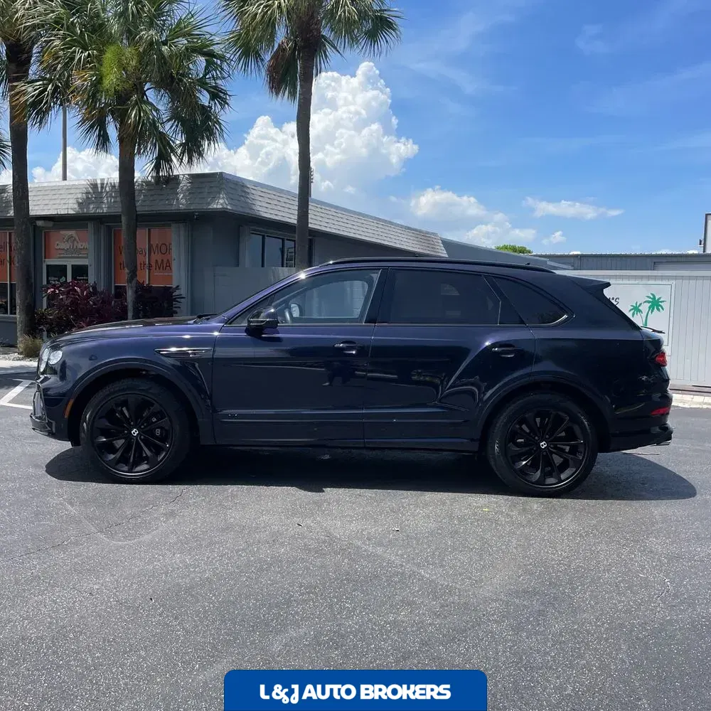 2022 Bentley Bentayga V8