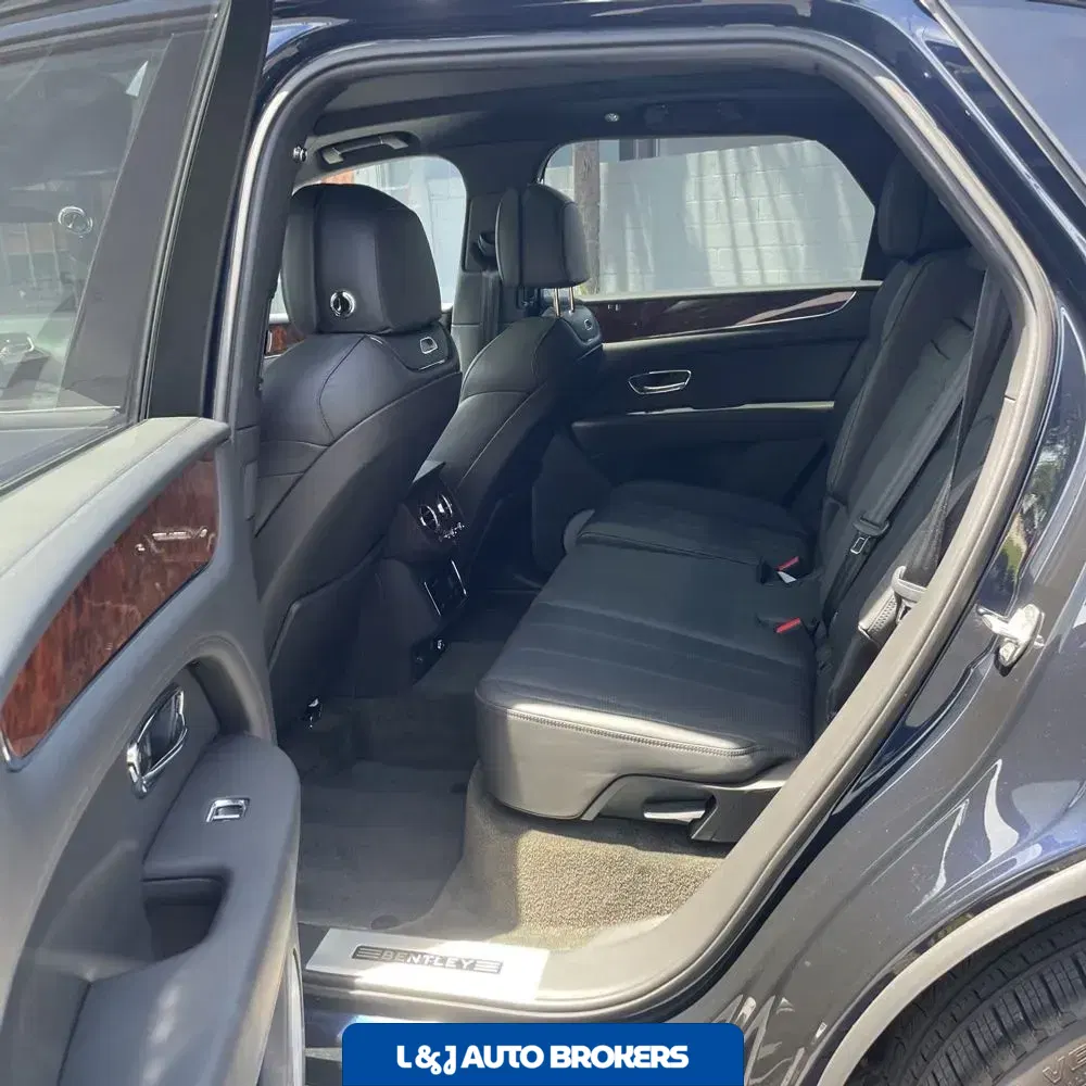 2022 Bentley Bentayga V8