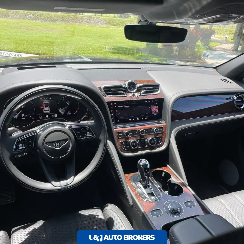 2022 Bentley Bentayga V8