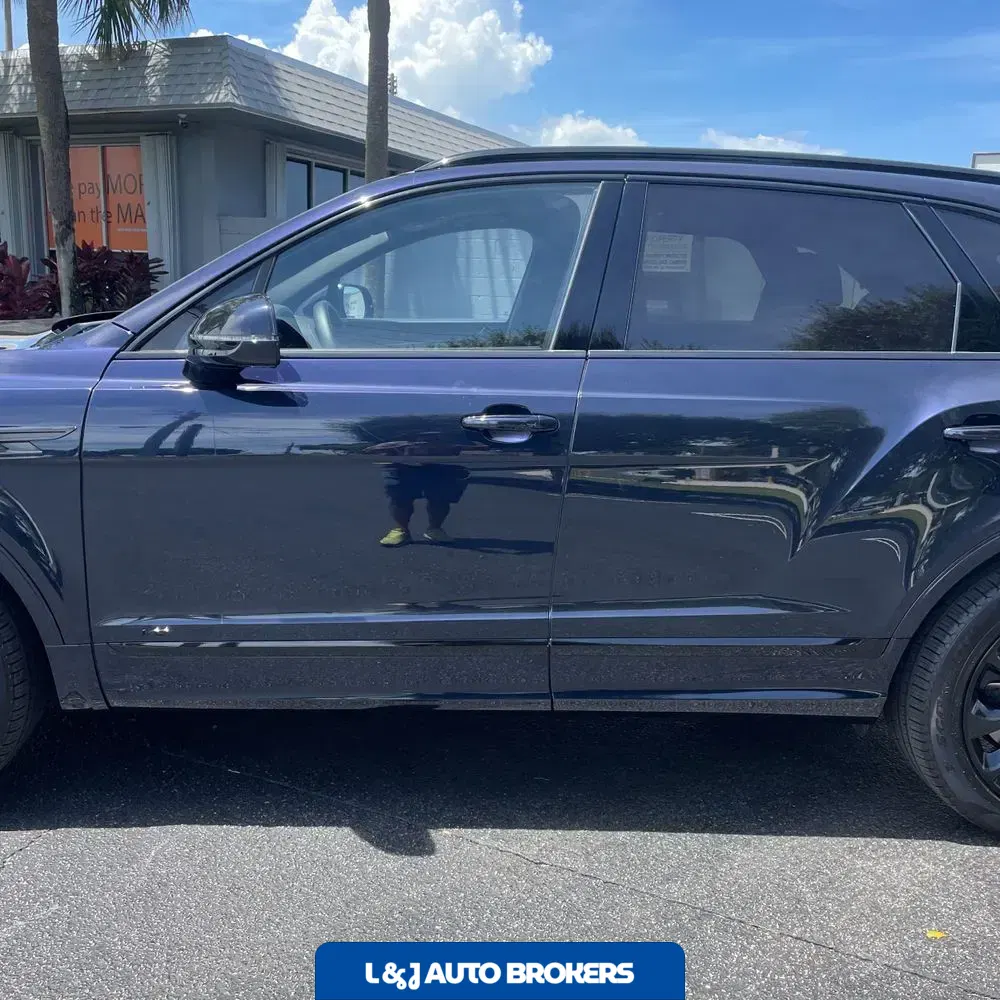 2022 Bentley Bentayga V8