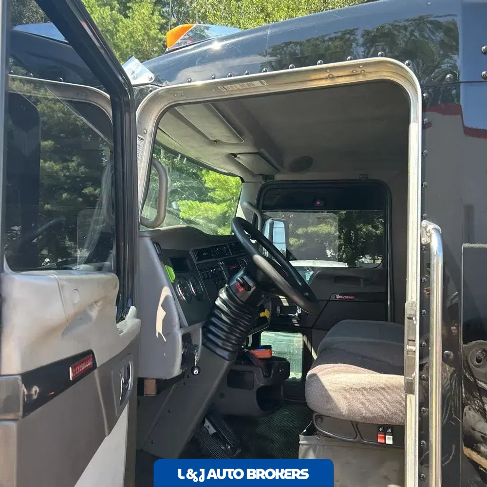 2018 Kenworth Commercial T270 Conv Cab 4X2 (CA72-212)