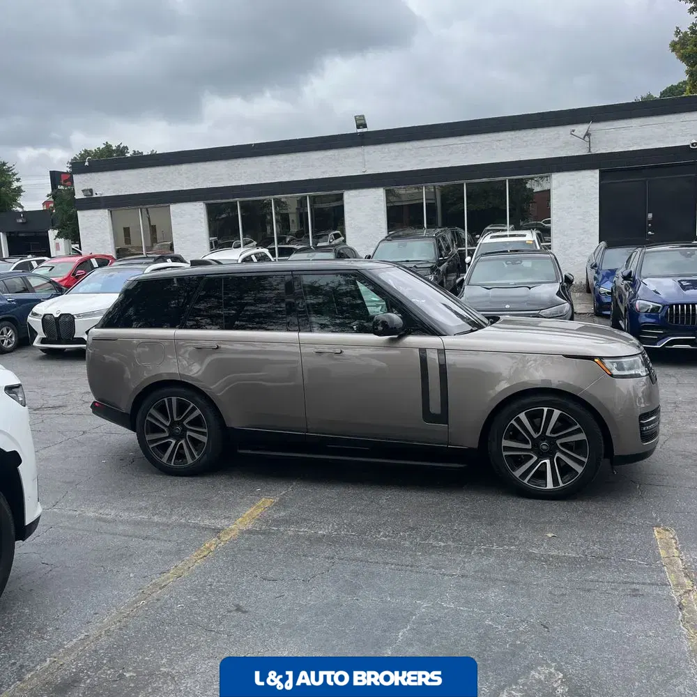 2023 Land Rover Range Rover SE
