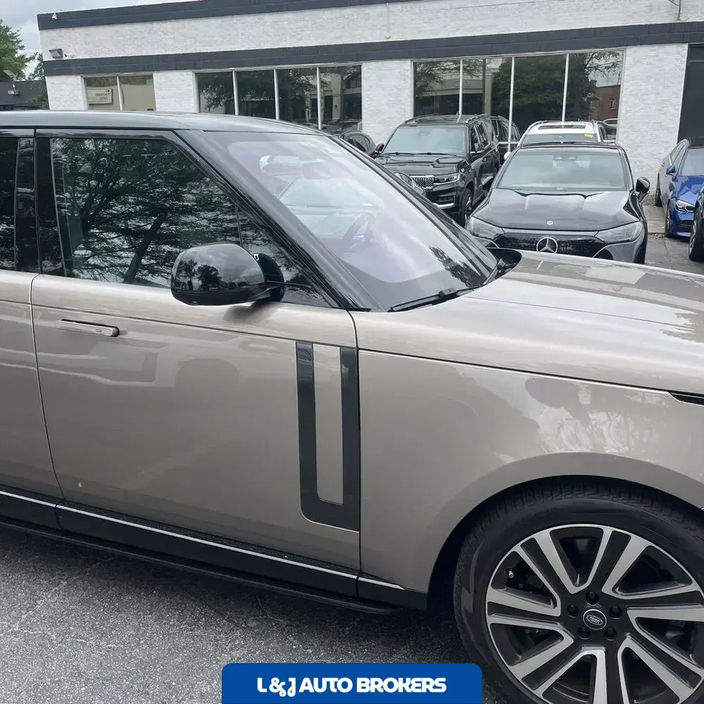 2023 Land Rover Range Rover SE