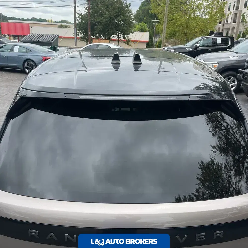 2023 Land Rover Range Rover SE
