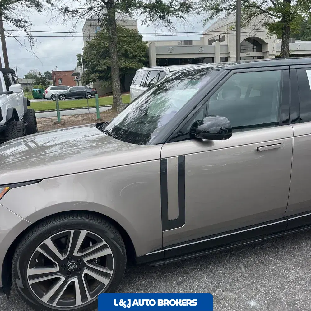 2023 Land Rover Range Rover SE
