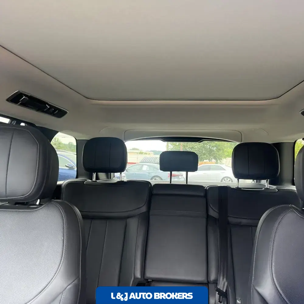 2023 Land Rover Range Rover SE