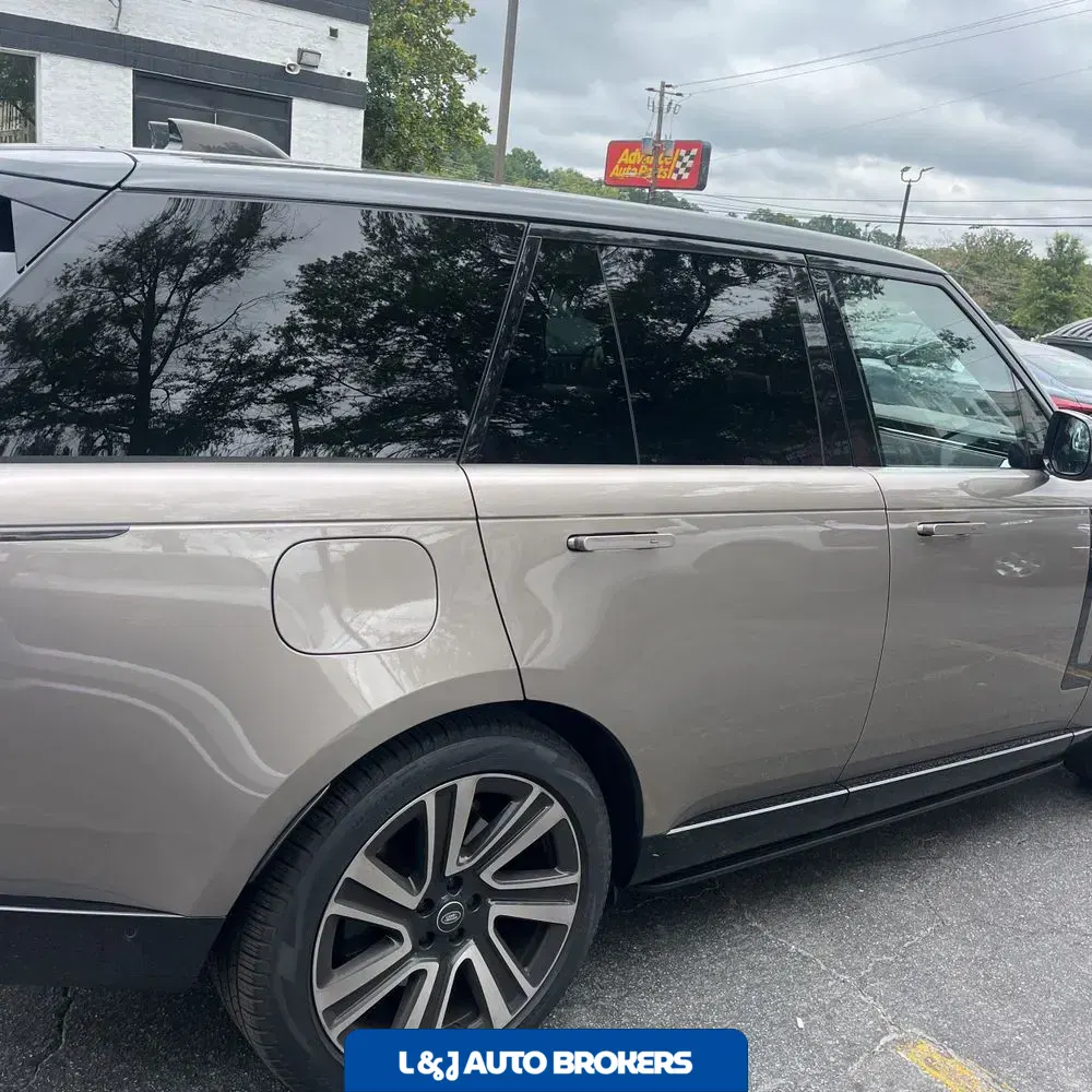 2023 Land Rover Range Rover SE