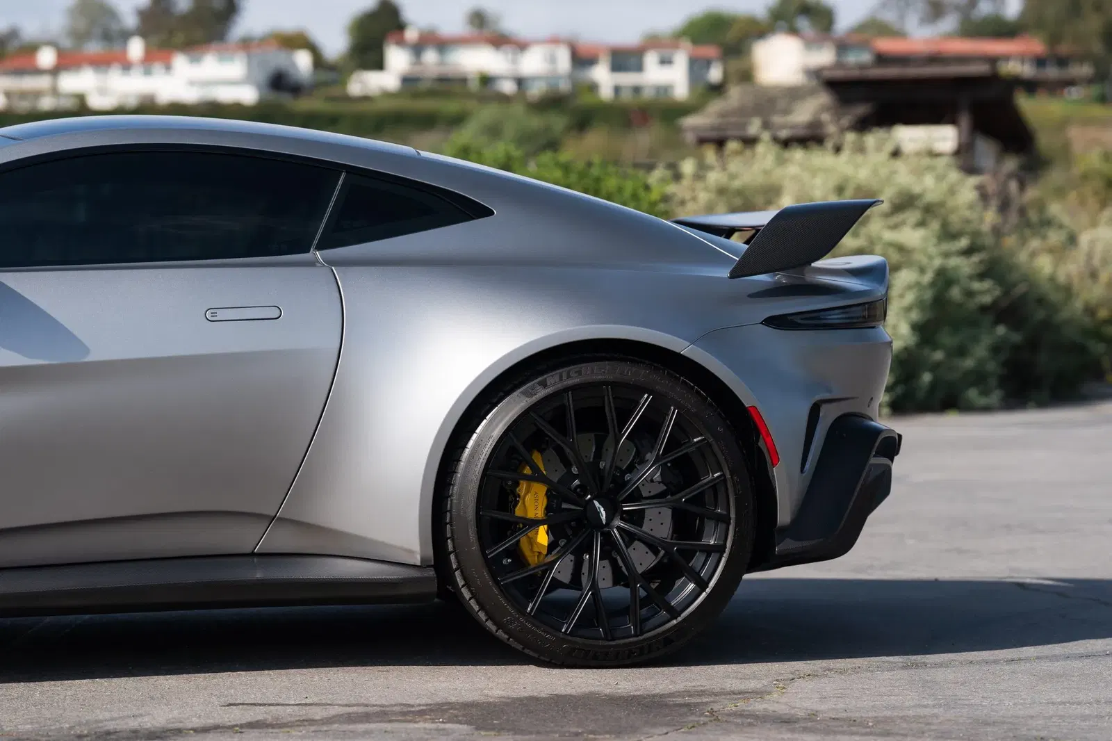 2023 Aston Martin V12 Vantage Coupe