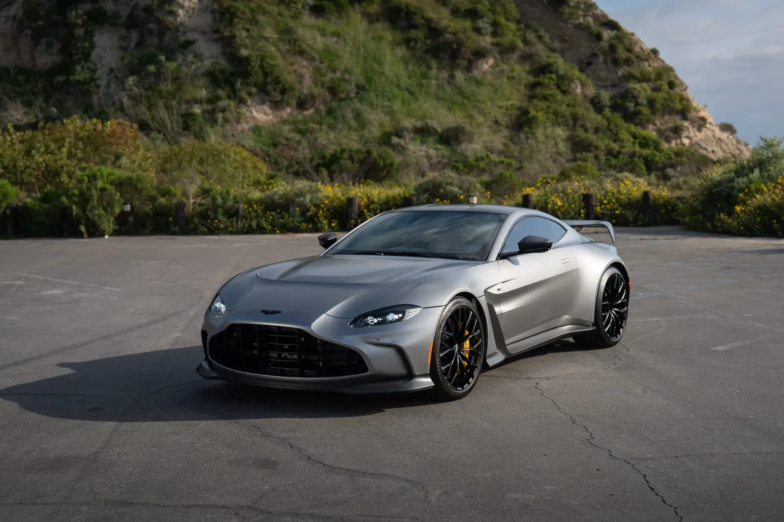 2023 Aston Martin V12 Vantage Coupe