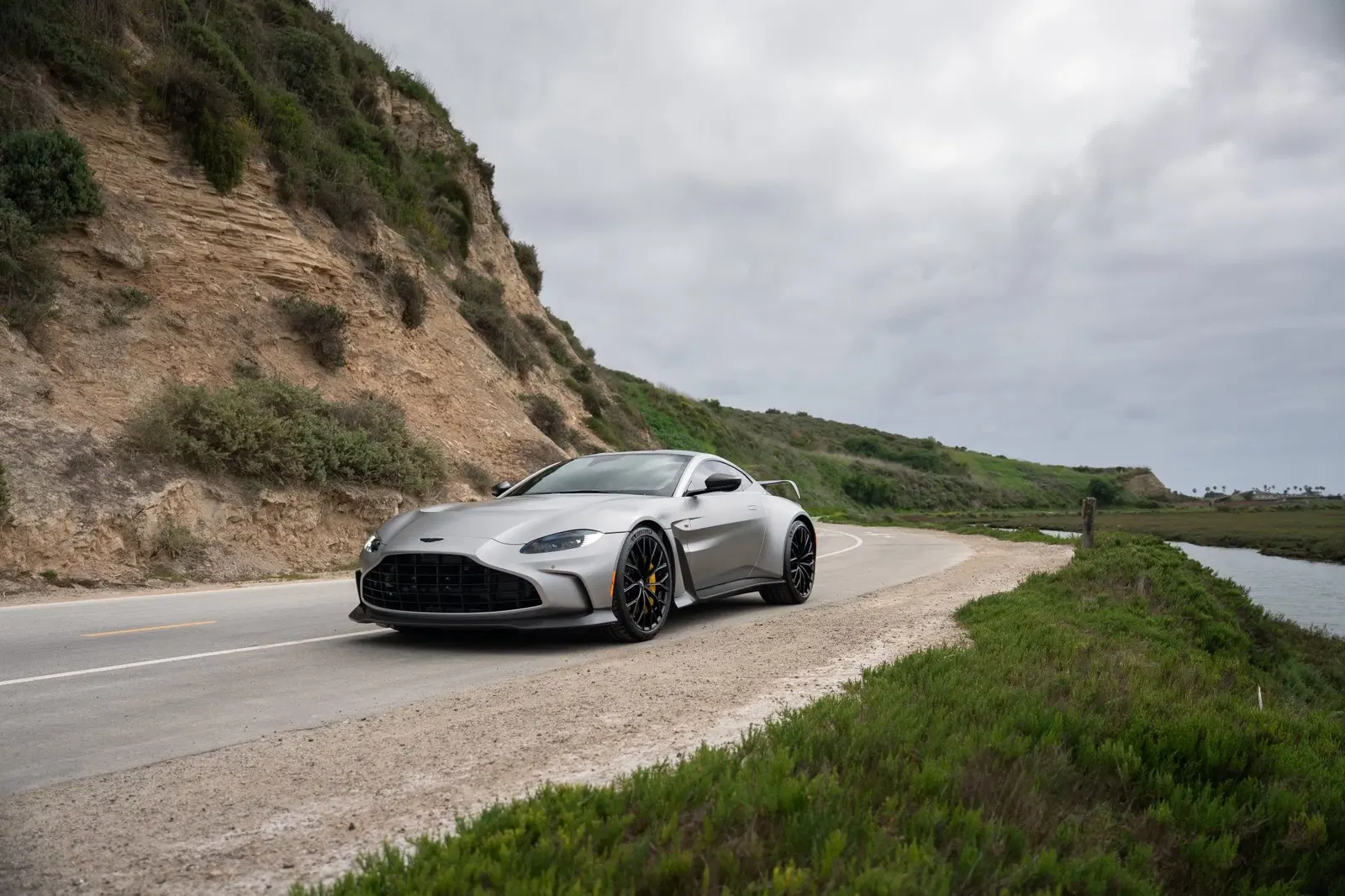 2023 Aston Martin V12 Vantage Coupe