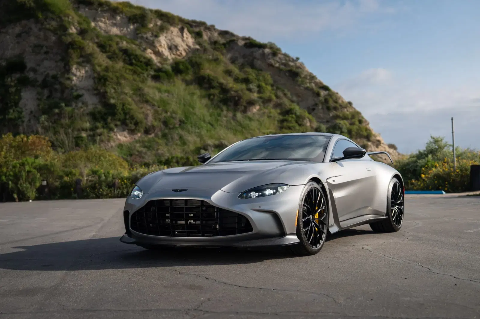 2023 Aston Martin V12 Vantage Coupe