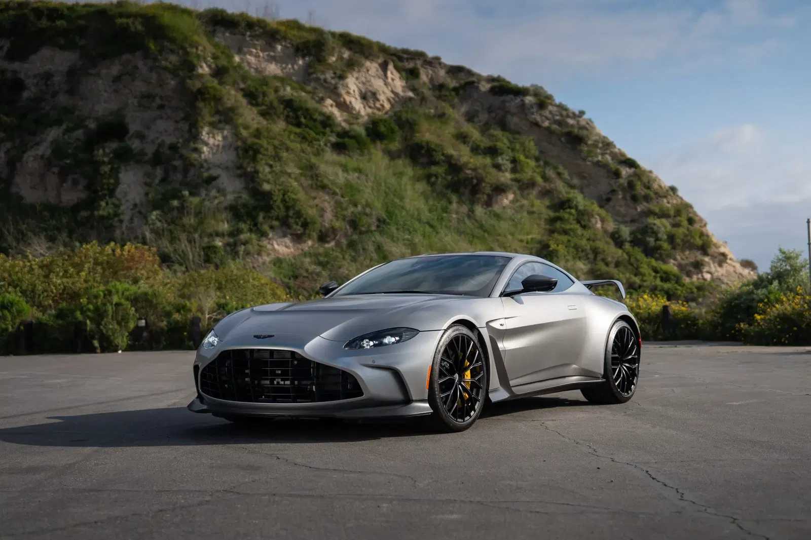 2023 Aston Martin V12 Vantage Coupe