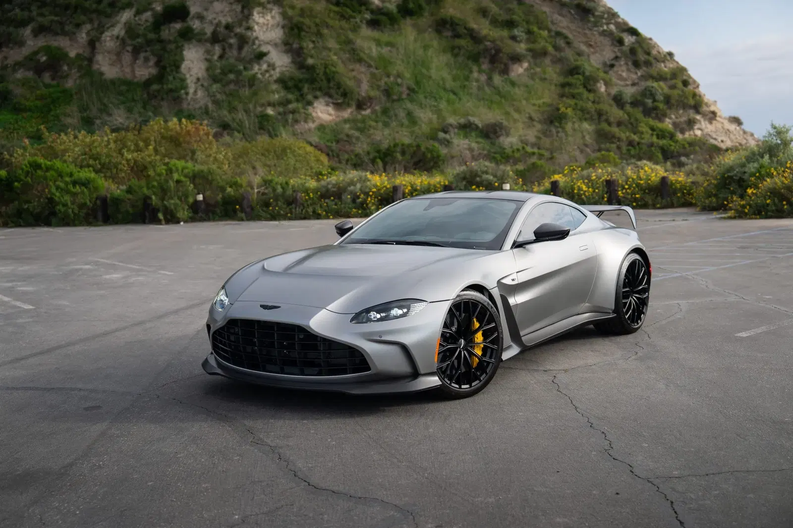 2023 Aston Martin V12 Vantage Coupe