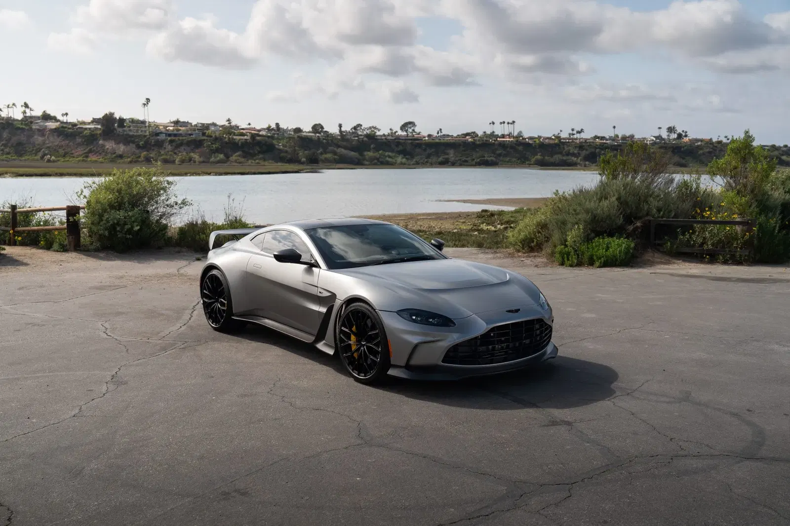 2023 Aston Martin V12 Vantage Coupe