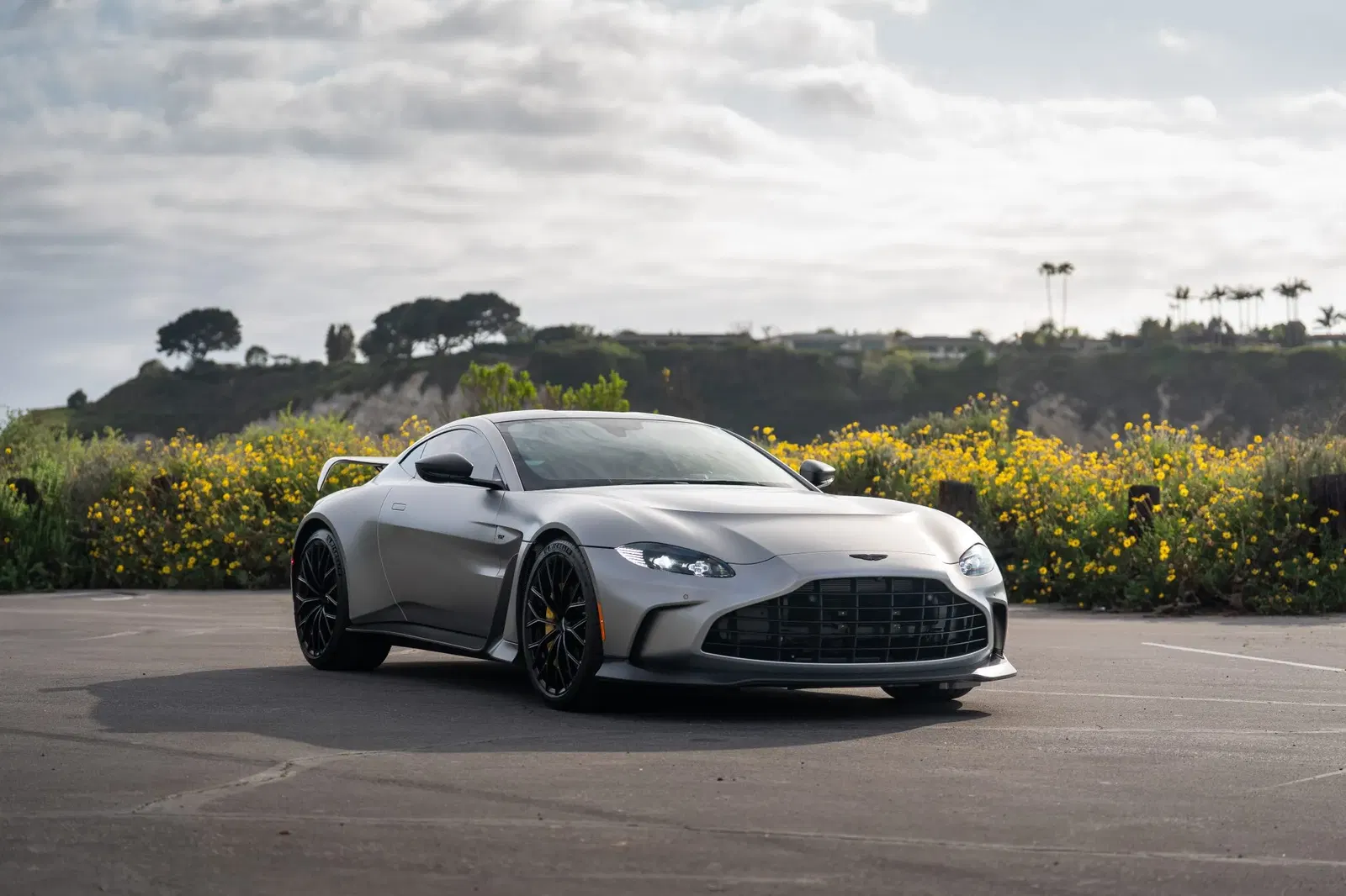 2023 Aston Martin V12 Vantage Coupe