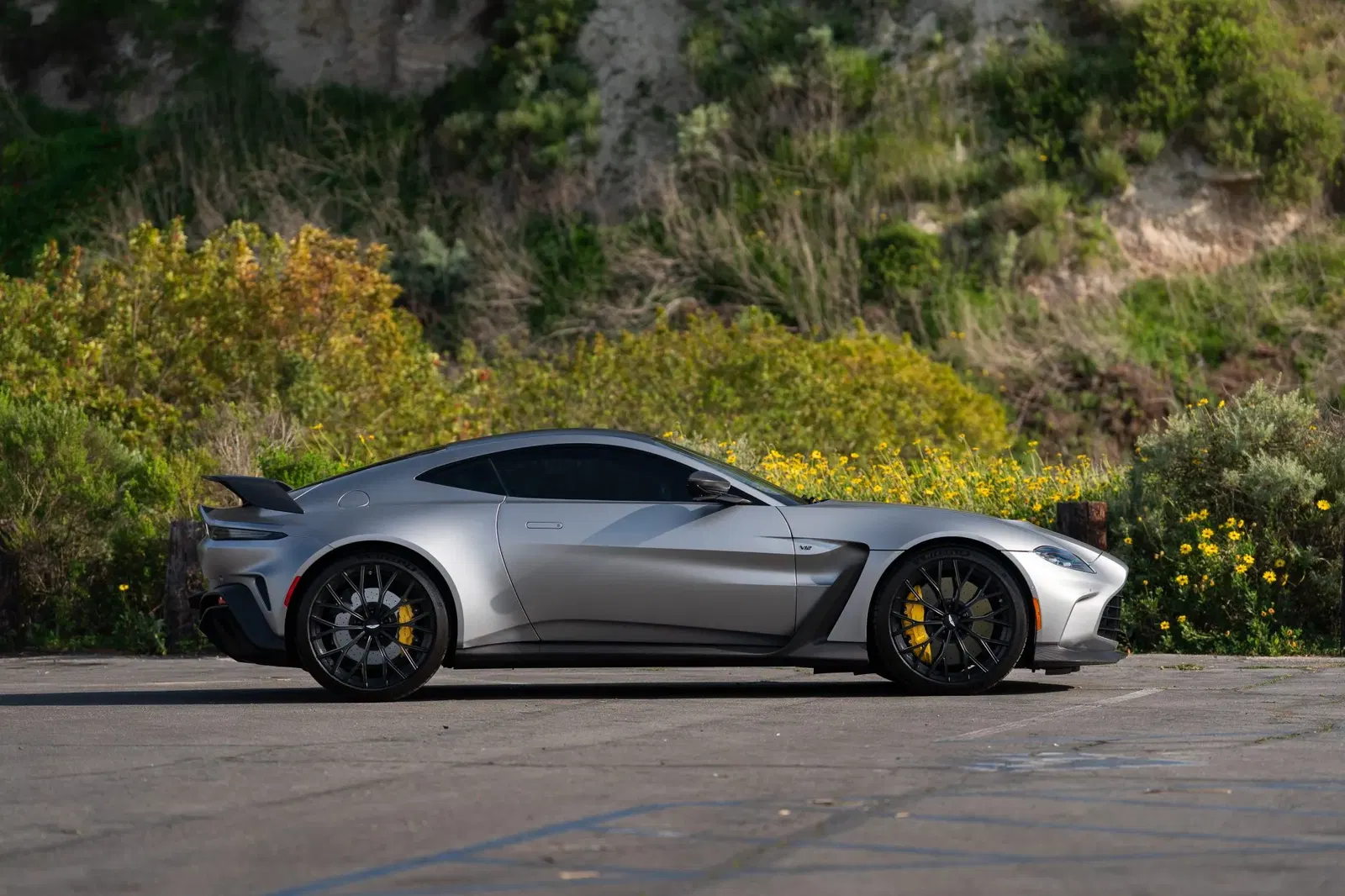 2023 Aston Martin V12 Vantage Coupe