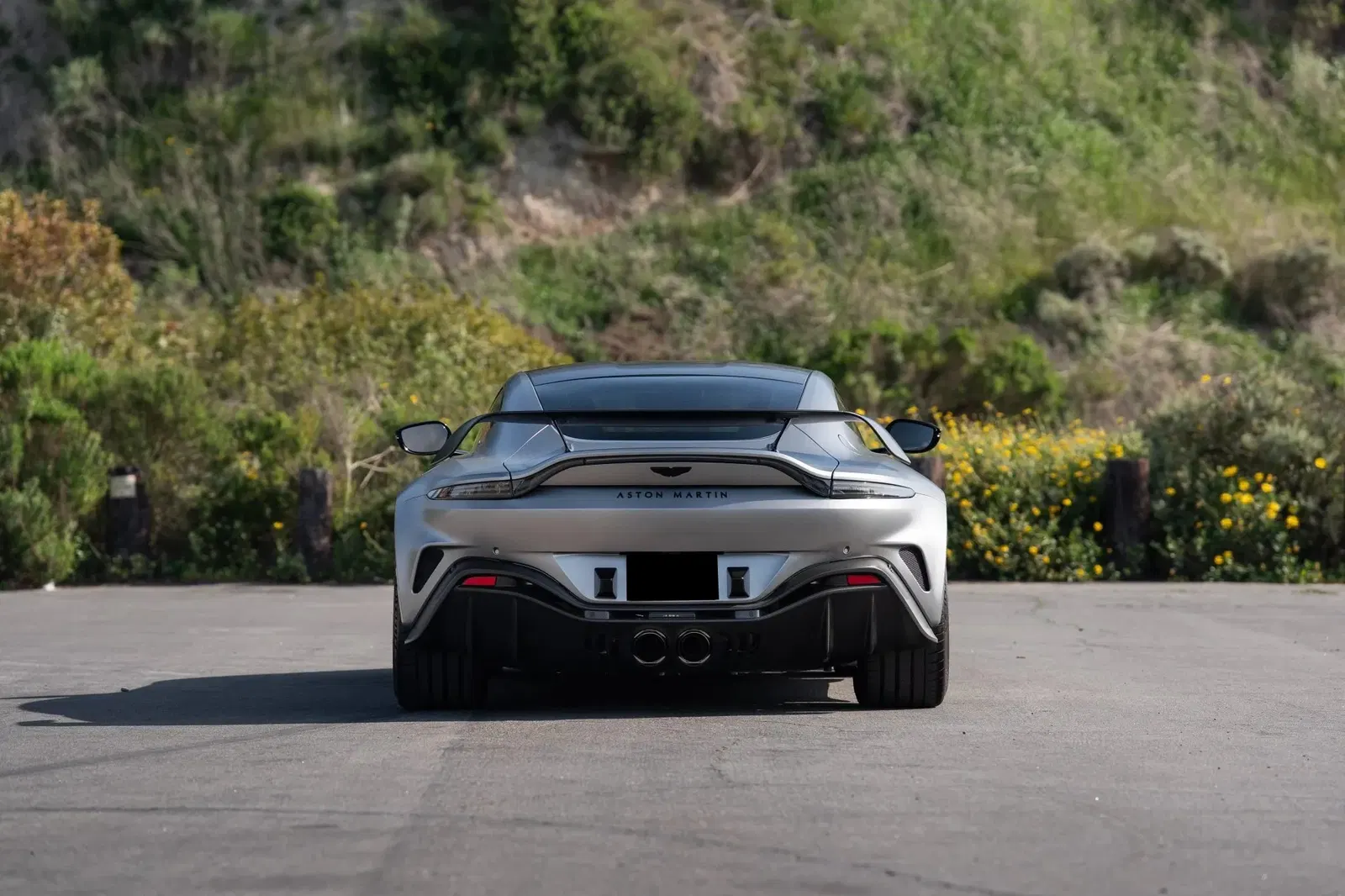2023 Aston Martin V12 Vantage Coupe