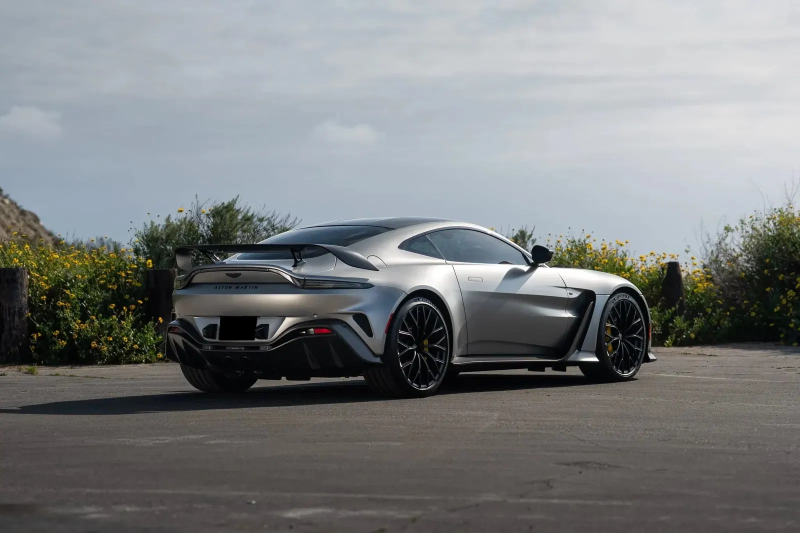 2023 Aston Martin V12 Vantage Coupe