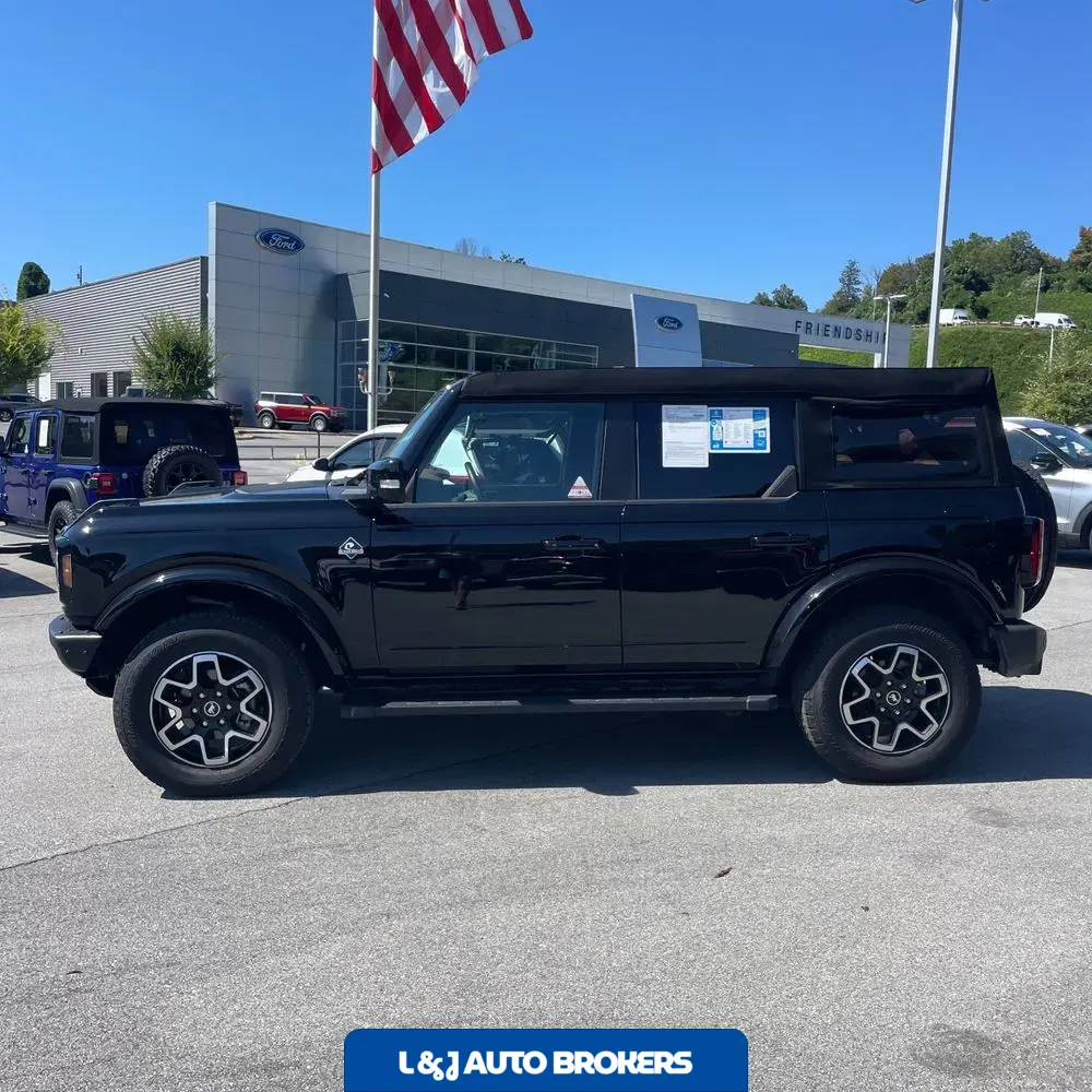 2024 Ford Bronco Outer Banks
