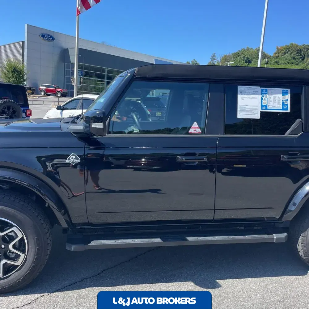 2024 Ford Bronco Outer Banks