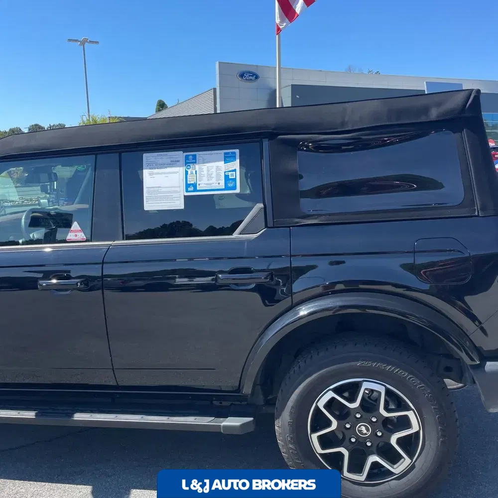 2024 Ford Bronco Outer Banks