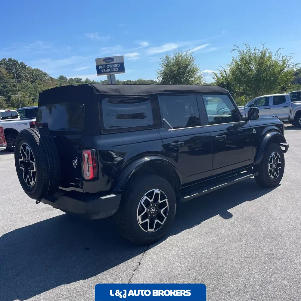 2024 Ford Bronco Outer Banks