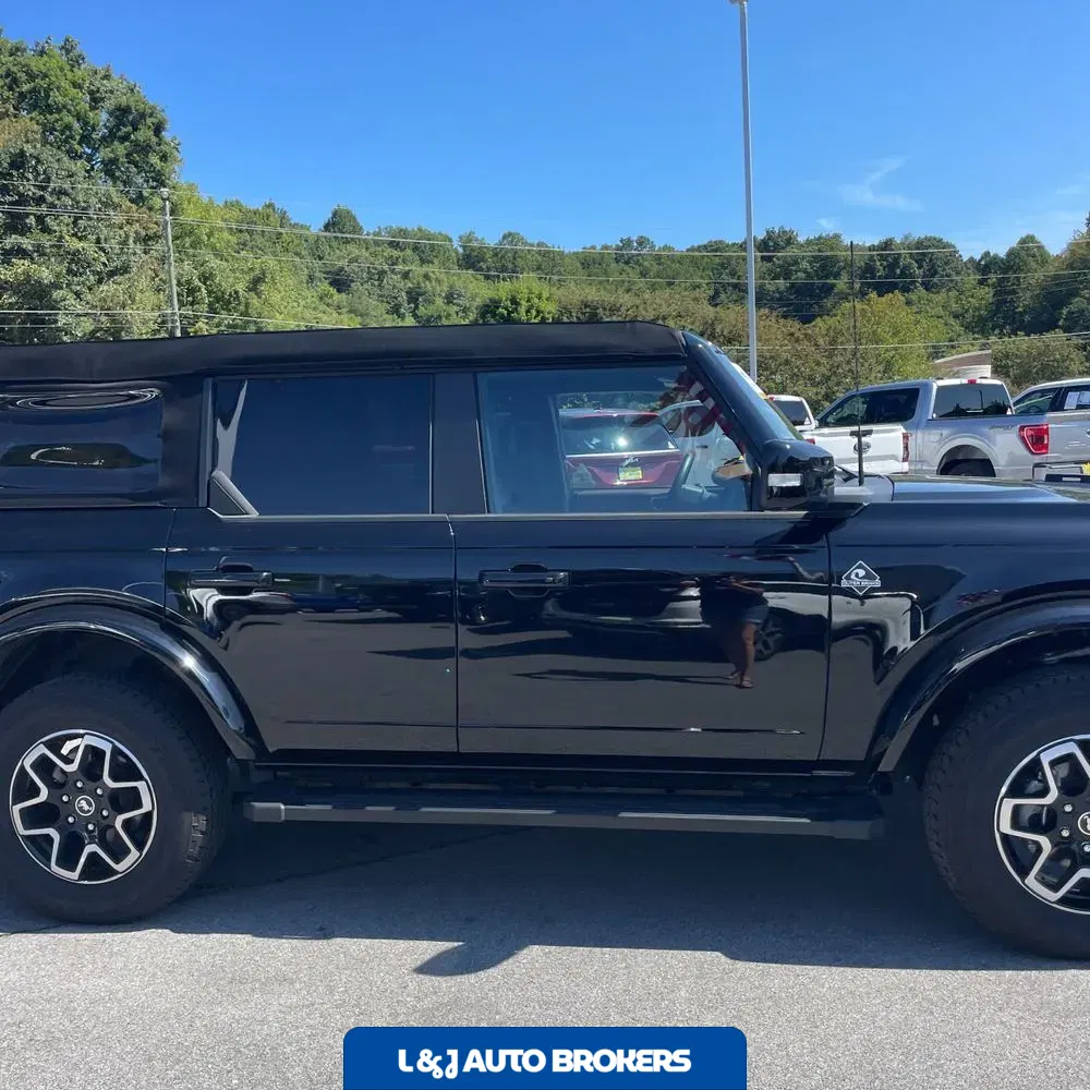 2024 Ford Bronco Outer Banks