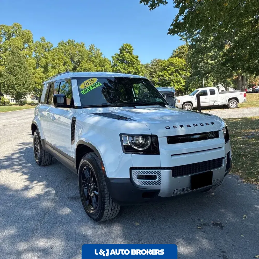 2025 Land Rover Defender 110 S P300