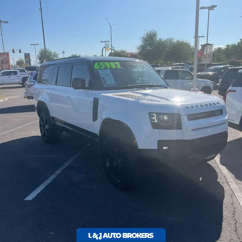 2024 Land Rover Defender 130 X-Dyn SE P400