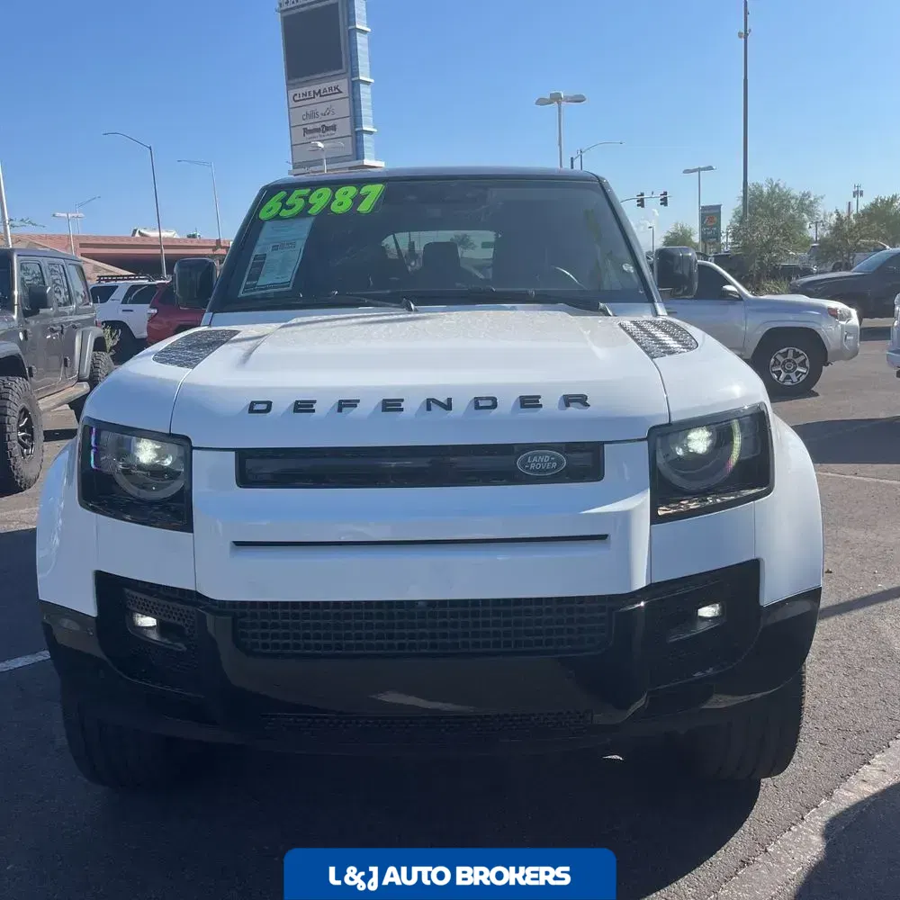 2024 Land Rover Defender 130 X-Dyn SE P400
