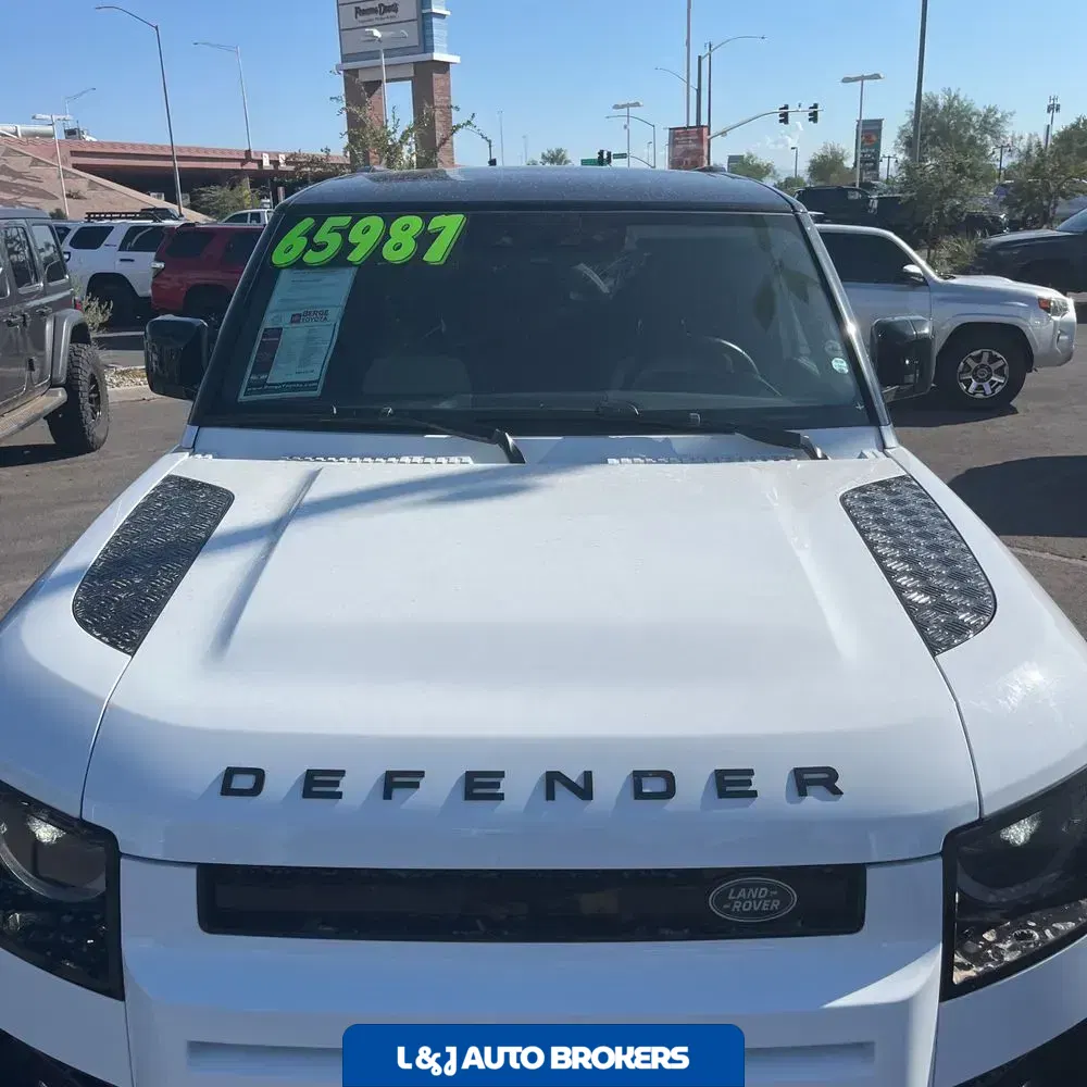 2024 Land Rover Defender 130 X-Dyn SE P400