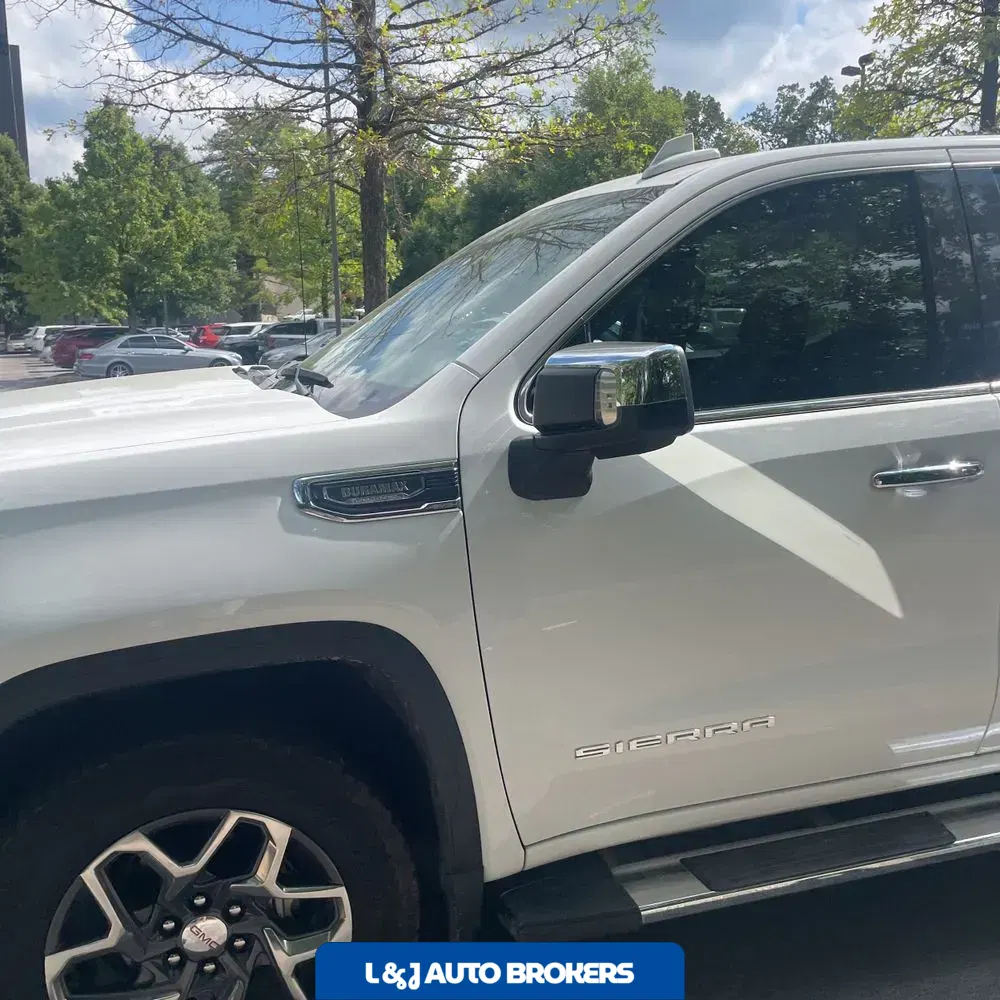 2025 GMC Sierra 1500 SLT