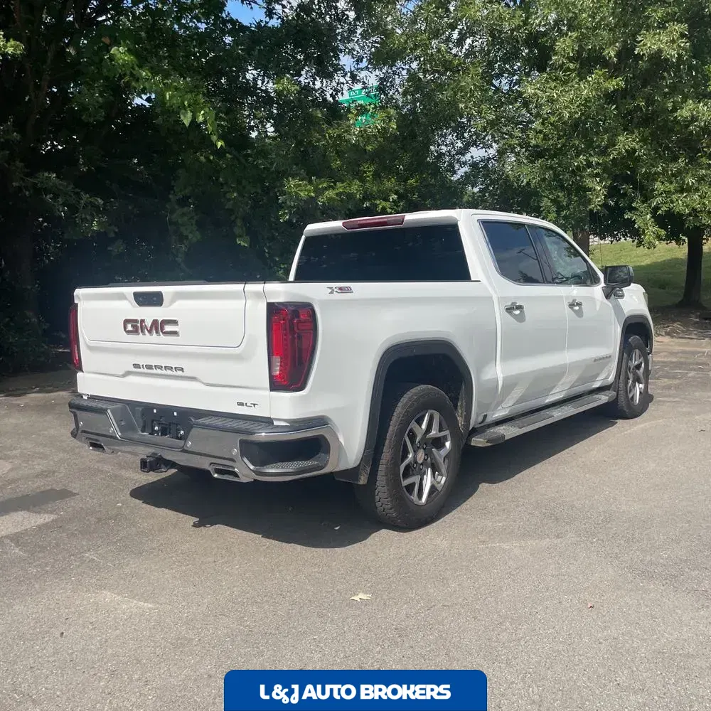 2025 GMC Sierra 1500 SLT