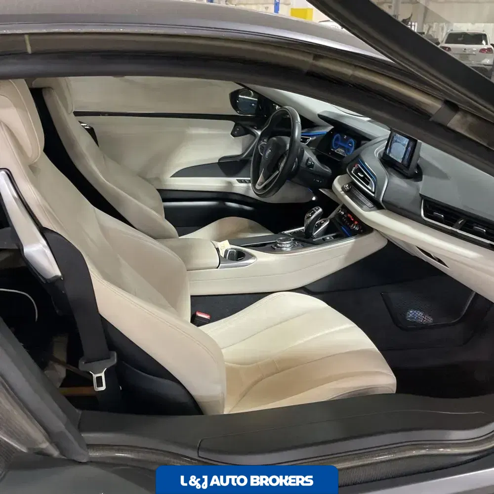 2016 BMW i8