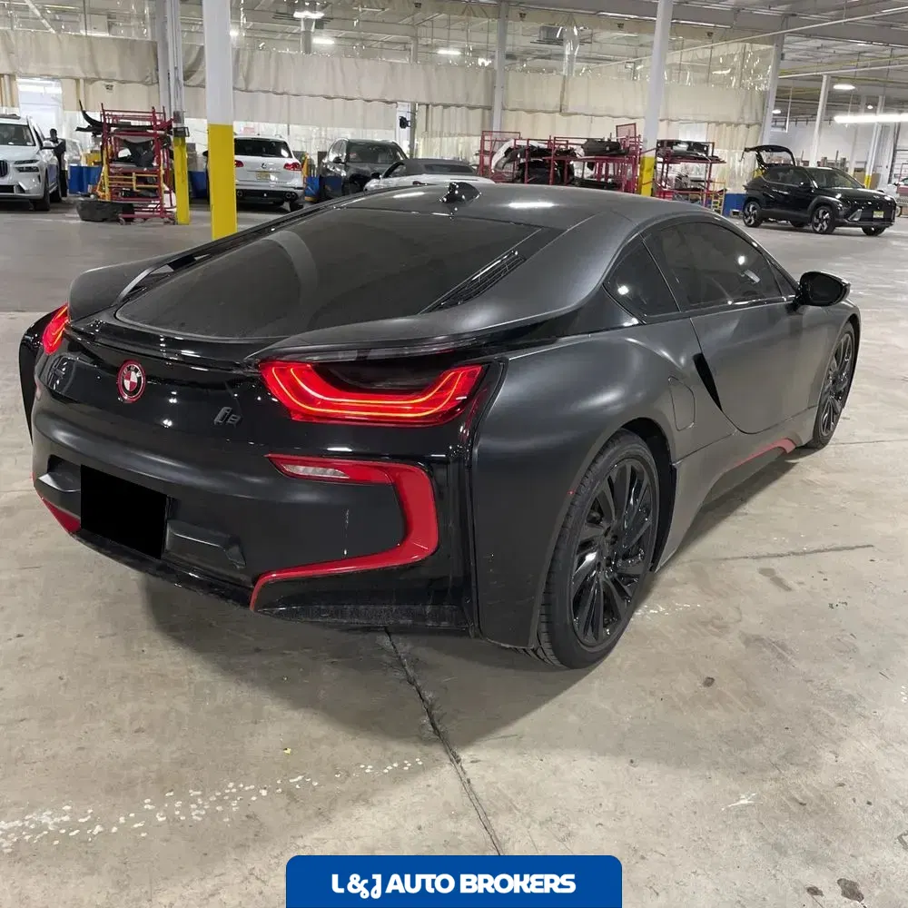 2016 BMW i8