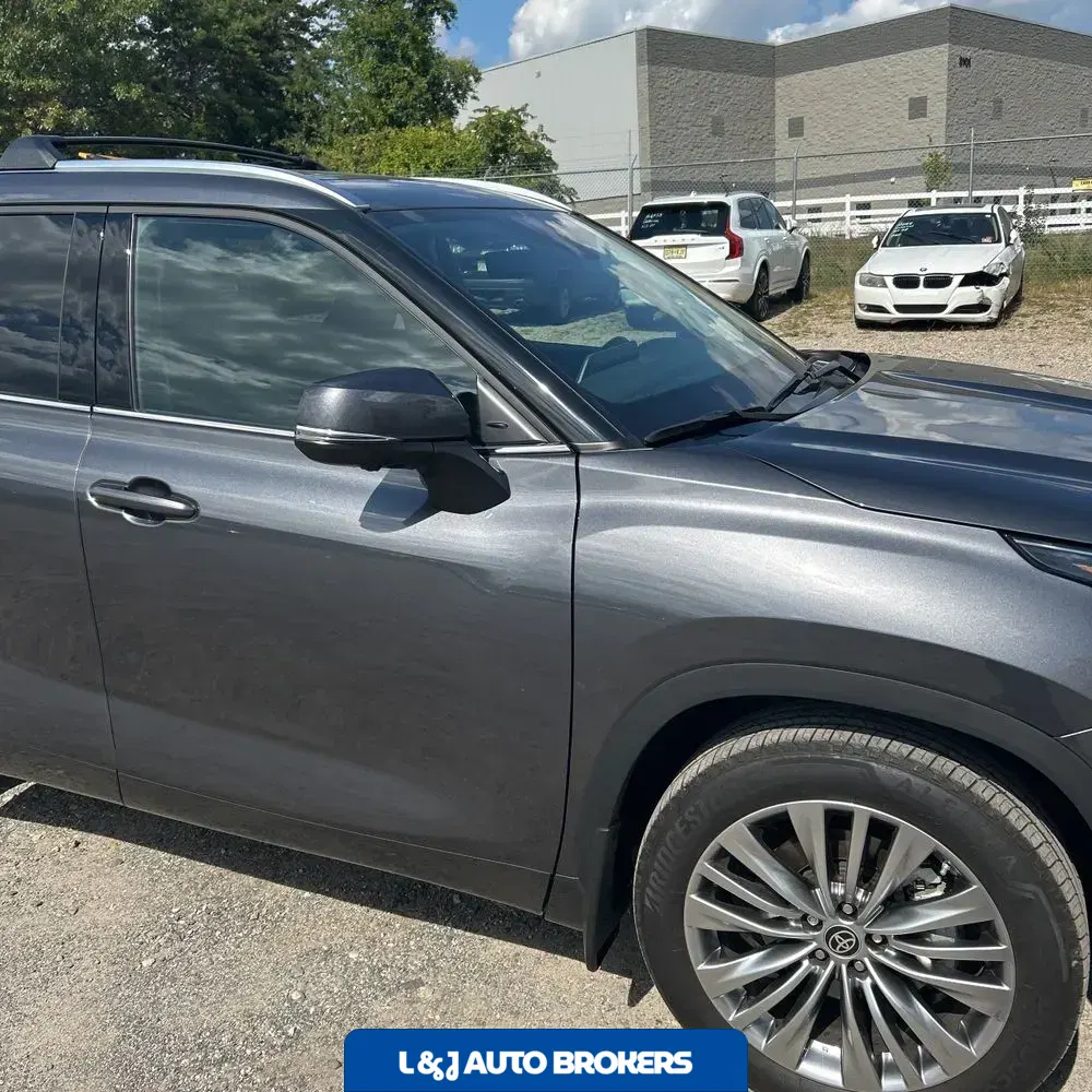 2024 Toyota Highlander Platinum